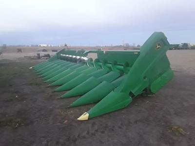 John Deere C12R Corn Head
