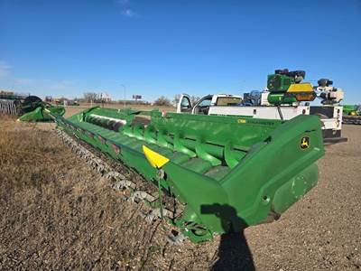 John Deere C18R Corn Head