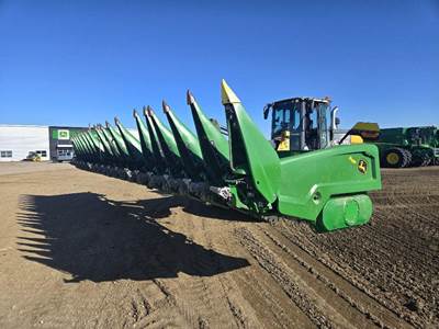 John Deere C18R Corn Head