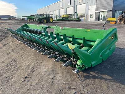 John Deere C18R Corn Head