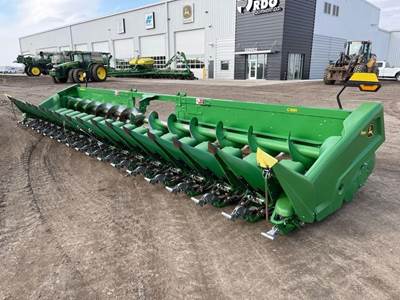 John Deere C18R Corn Head