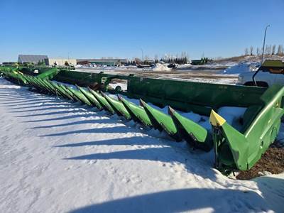 John Deere C18R Corn Head