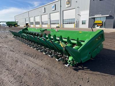 John Deere C18R Corn Head