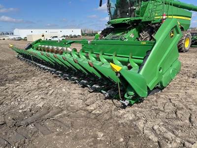 John Deere C18R Corn Head