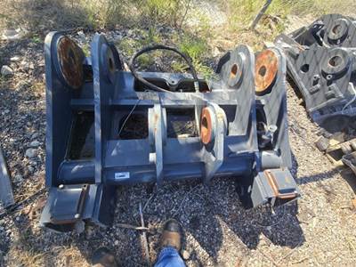 JRB 824CPLR Hydraulic Coupler