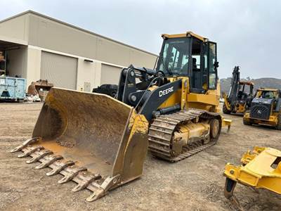 John Deere 755K Crawler Loader