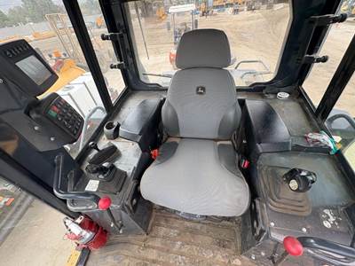 John Deere 755K Crawler Loader