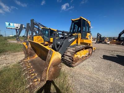 John Deere 755K Crawler Loader