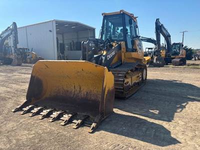 John Deere 755K Crawler Loader