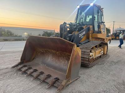 John Deere 755K Crawler Loader