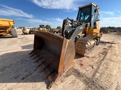 John Deere 755K Crawler Loader