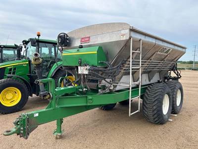 Salford BBI MAGNASPREAD Pull-Type Dry Fertilizer Applicator