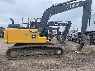 John Deere 200 G-TIER Excavator