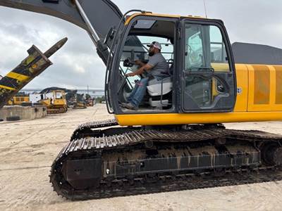 John Deere 210 P-TIER Excavator