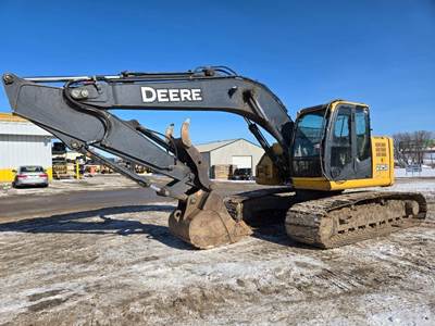 John Deere 225D LC Excavator