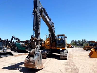 John Deere 245G LC Excavator