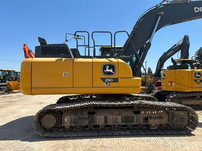 John Deere 250 P-TIER Excavator