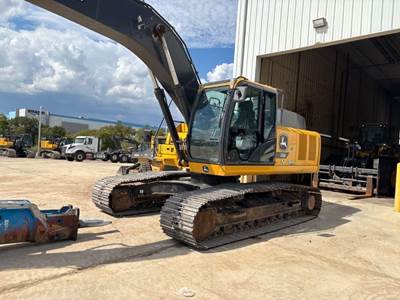John Deere 250 P-TIER Excavator