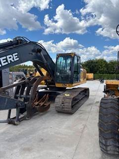 John Deere 250G LC Excavator