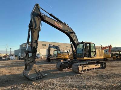 John Deere 290G LC Excavator