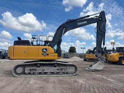 John Deere 300 P-TIER Excavator