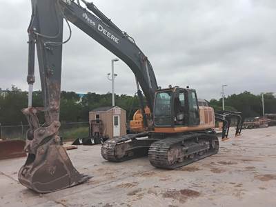 John Deere 300G LC Excavator