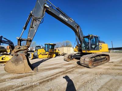 John Deere 300G LC Excavator