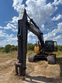 John Deere 300G LC Excavator