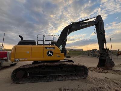 John Deere 300G LC Excavator