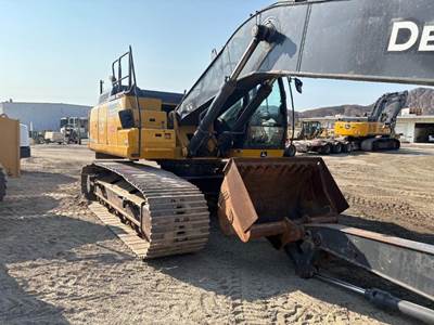 John Deere 300G LC Excavator