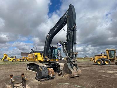 John Deere 300G LC Excavator