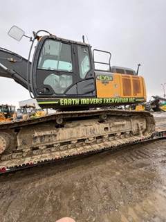 John Deere 300G LC Excavator