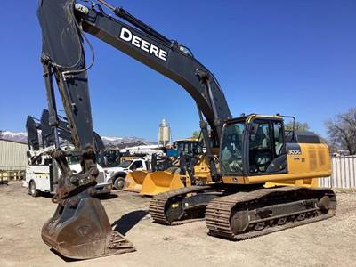 John Deere 300G LC Excavator