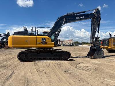 John Deere 350 P-TIER Excavator