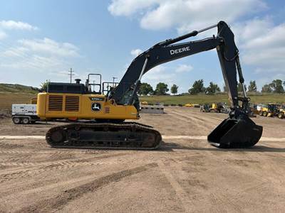 John Deere 470G LC Excavator