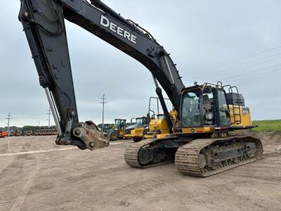 John Deere 470G LC Excavator