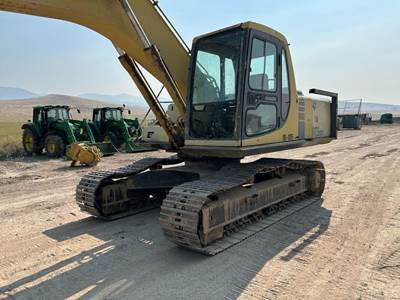 Komatsu PC200-6 Excavator