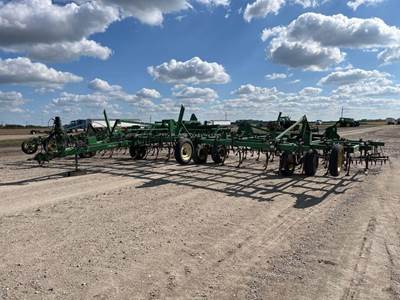 John Deere 980 Cultivator