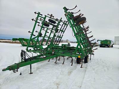 John Deere 980 Cultivator