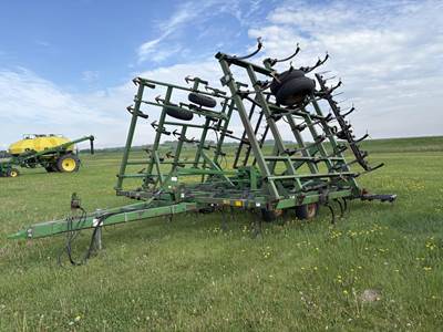 John Deere 980 Cultivator