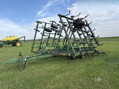 John Deere 980 Cultivator