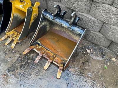 John Deere 35HD24 Bucket