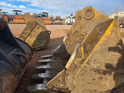 John Deere 470G60 Bucket