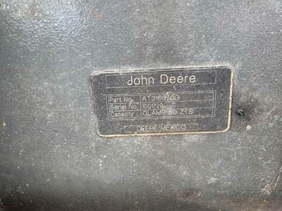 John Deere 60 THUMB Bucket