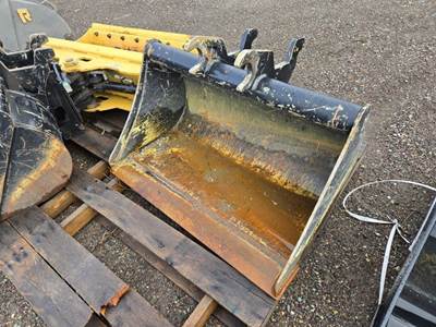 John Deere 60D42 Bucket