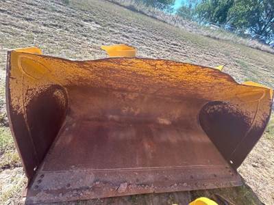 John Deere 624P3.75P Bucket