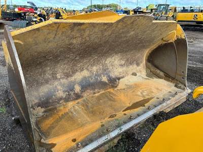 John Deere 744P5.25 Bucket