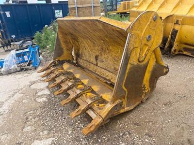 John Deere 755K2.6P Bucket