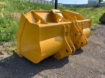 John Deere 824L6.25P Bucket