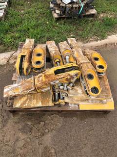 John Deere 844JTEETH Bucket